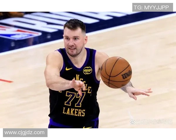 东契奇近期五场比赛数据解析与精彩表现回顾